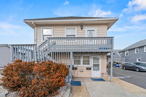 Multifamily For Sale - 222 Lincoln Avenue #3<br/> Seaside Heights, NJ 08751