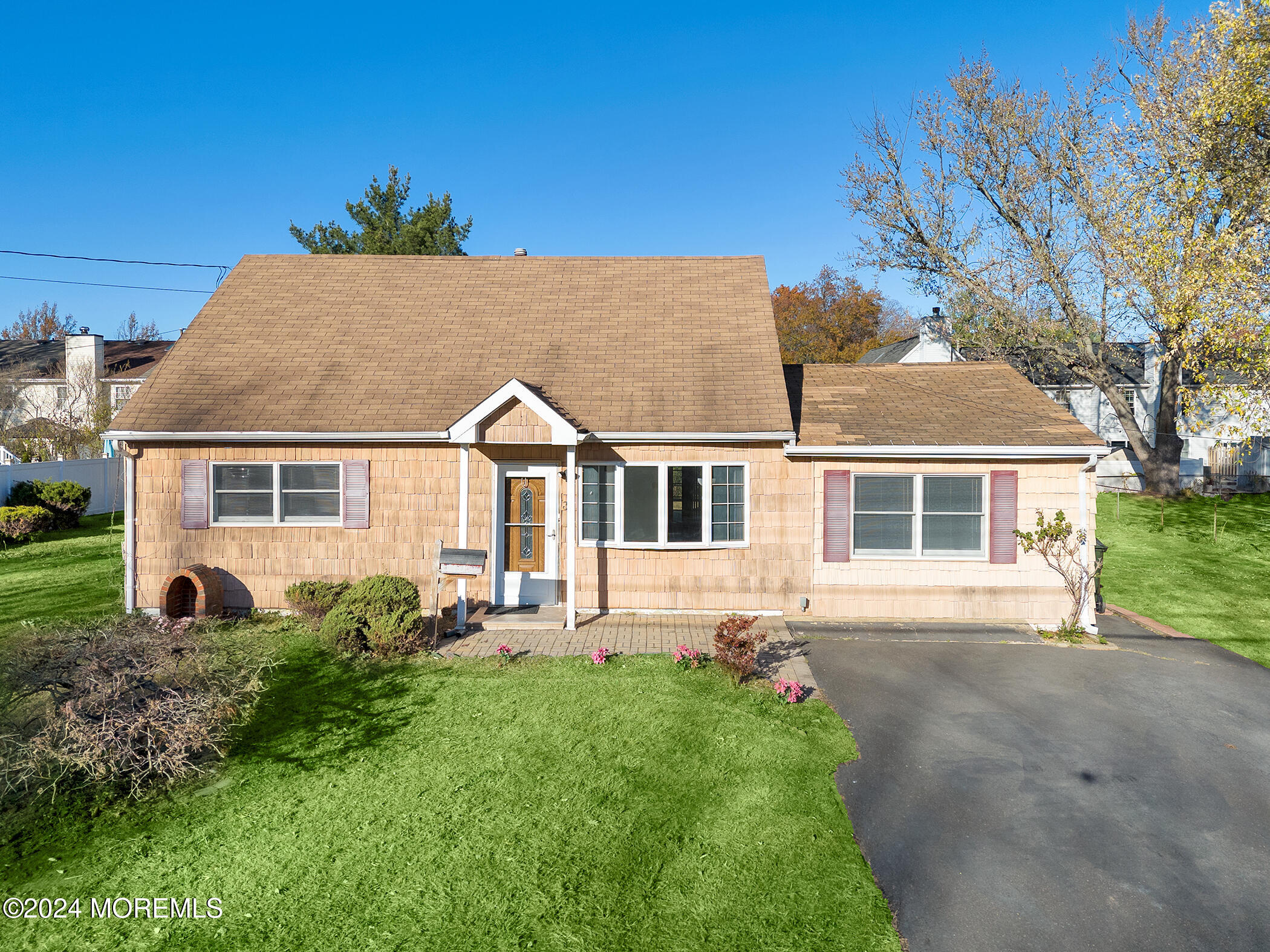 33 Franciscan Way, Hazlet, New Jersey image 1