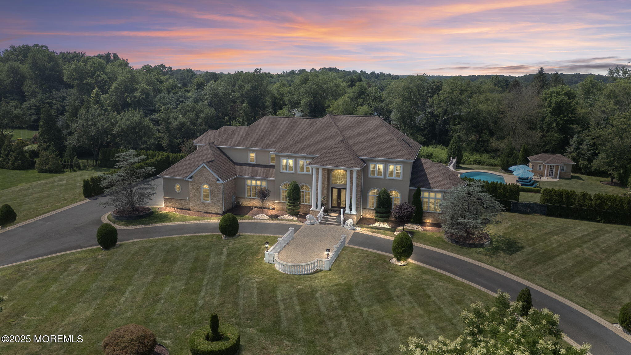 4 Crystal Court