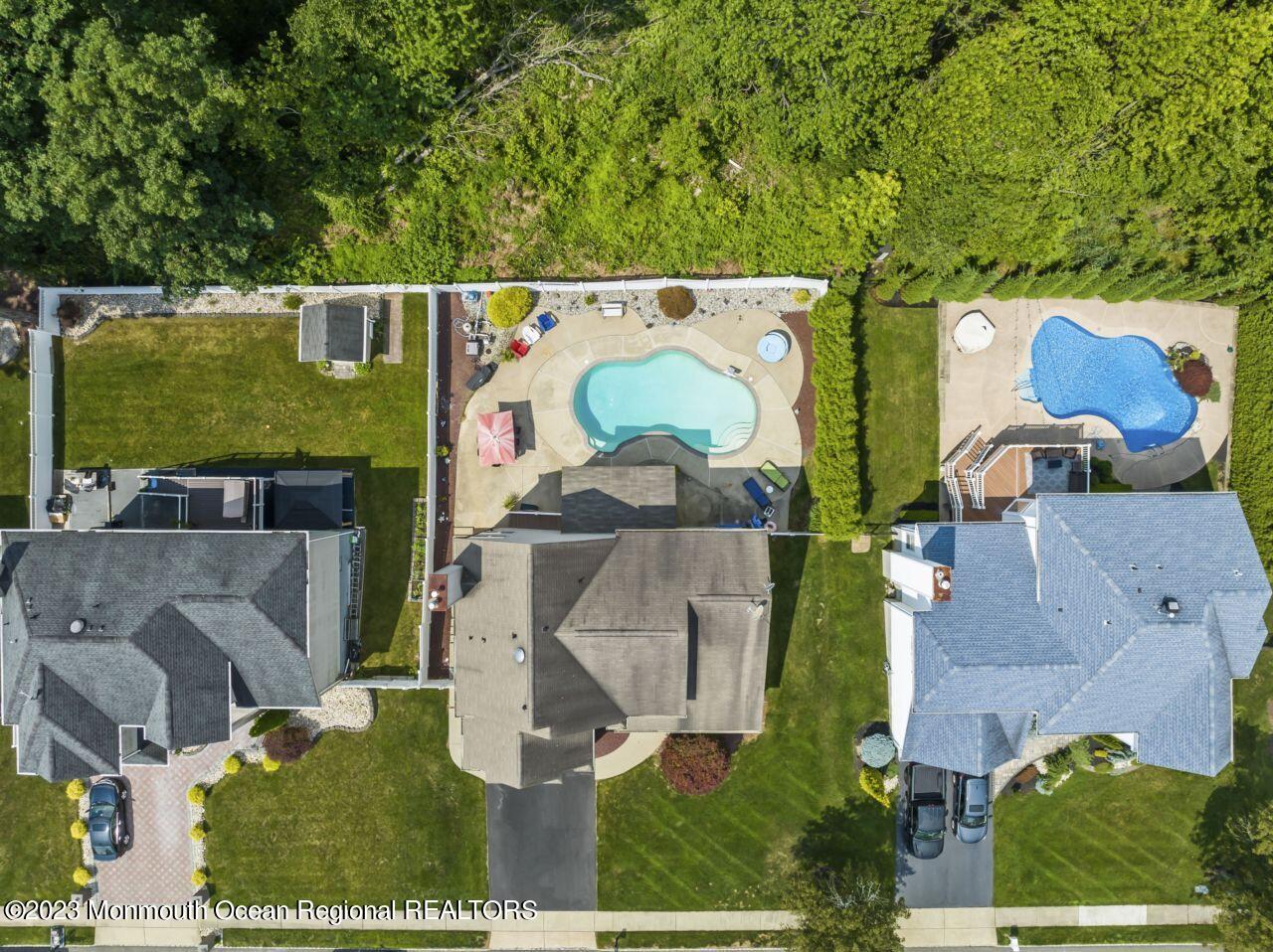 Photo 10 of 40 of 14 Reddington Drive house