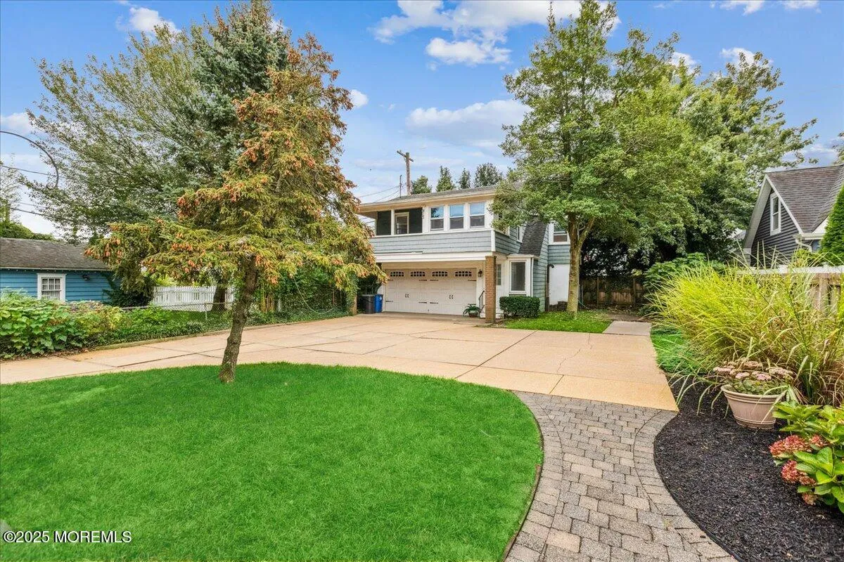 Belmar, New Jersey 07719, United States, 6 Bedrooms Bedrooms, ,6 BathroomsBathrooms,Residential,Active,205856