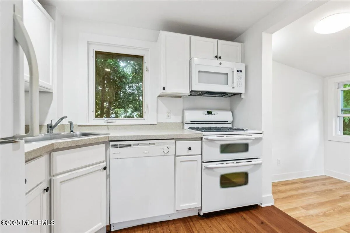 Belmar, New Jersey 07719, United States, 6 Bedrooms Bedrooms, ,6 BathroomsBathrooms,Residential,Active,205856