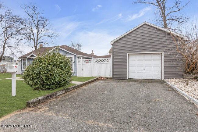 226 Bayview Avenue, Union Beach, New Jersey image 3