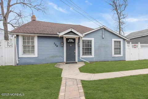 226 Bayview Avenue, Union Beach, NJ 07735 - MLS#: 22508096