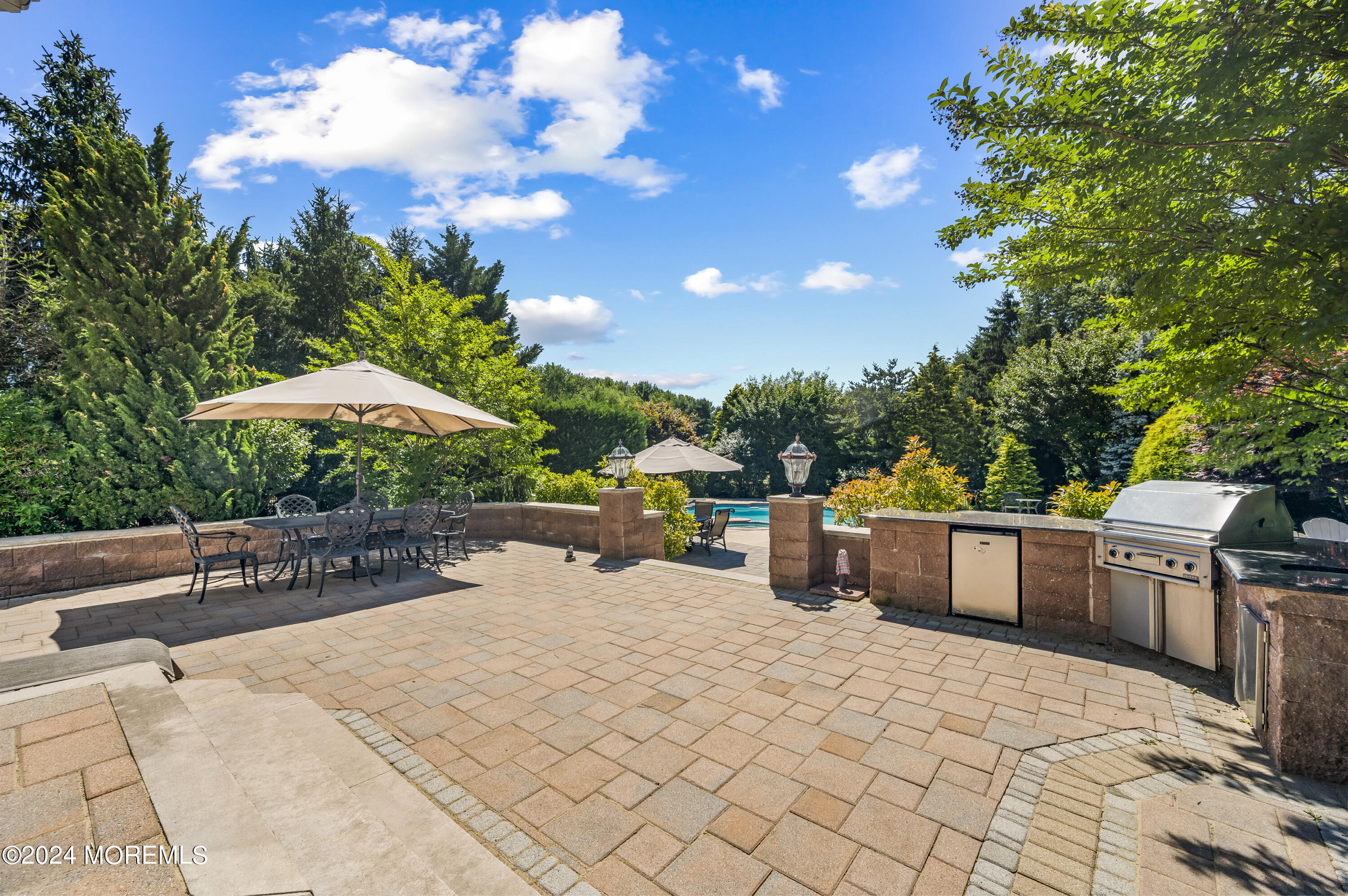 2 Queen Court, Manalapan, New Jersey image 48