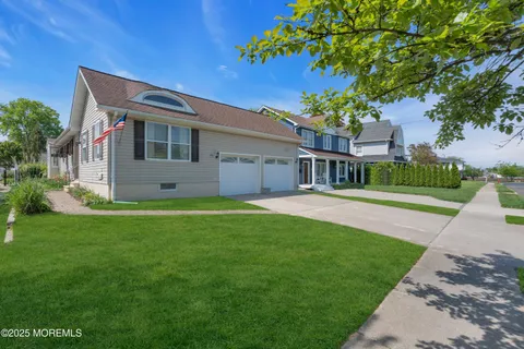 MLS: 22514175
