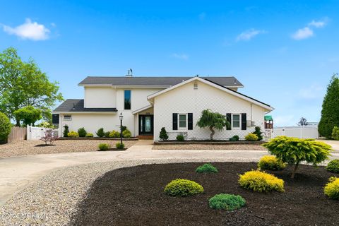 Photo of 180 Country Club Boulevard, Little Egg Harbor, NJ 08087 (MLS # 22616272)