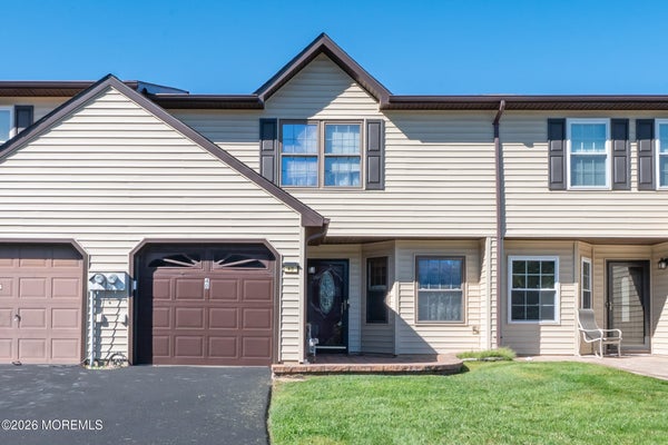40 ATLANTIS TER, FREEHOLD, NJ 07728 - Image c48ed01b37e327bc14b92bf6db4aba2b/3985069786