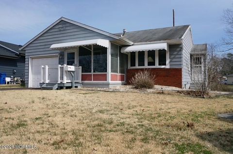 Homes For Sale - 39 Coral Bell Holw Hollow<br/> Toms River, NJ 08755