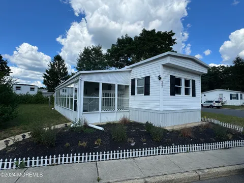 422 4th Street, Jackson, NJ 08527 - #: 22608398