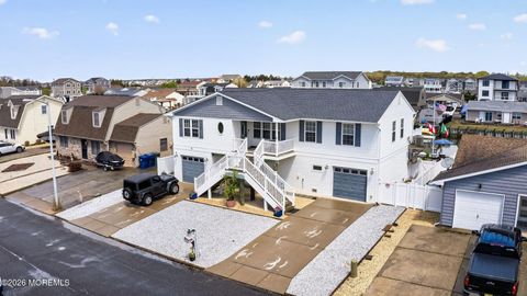 Photo of 15 Kentucky Drive, Little Egg Harbor, NJ 08087 (MLS # 22611414)