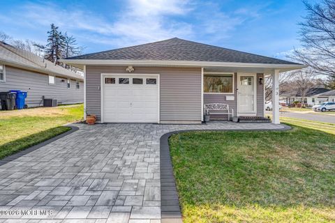 Homes For Sale - 3 Mount Katadin Drive<br/> Toms River, NJ 08753