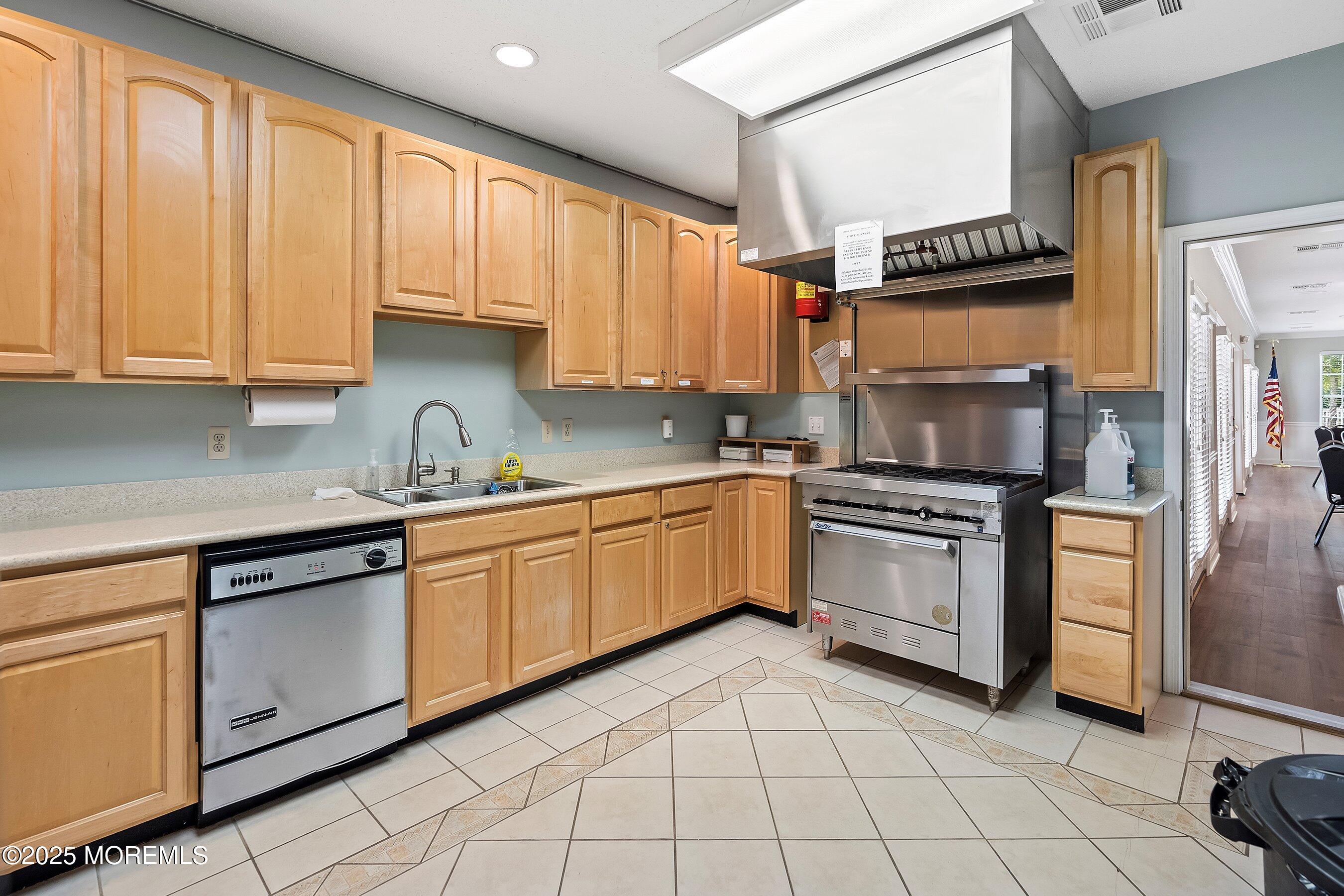 5 Sunflower Lane, Brick, New Jersey image 38