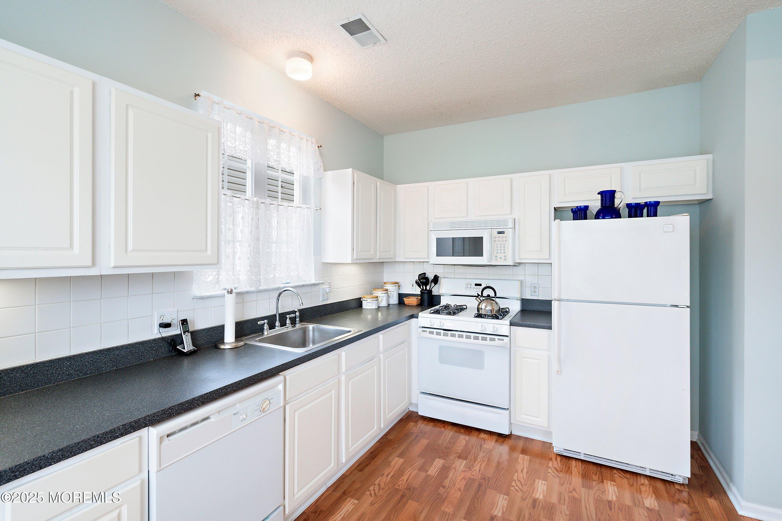 5 Sunflower Lane, Brick, New Jersey image 7
