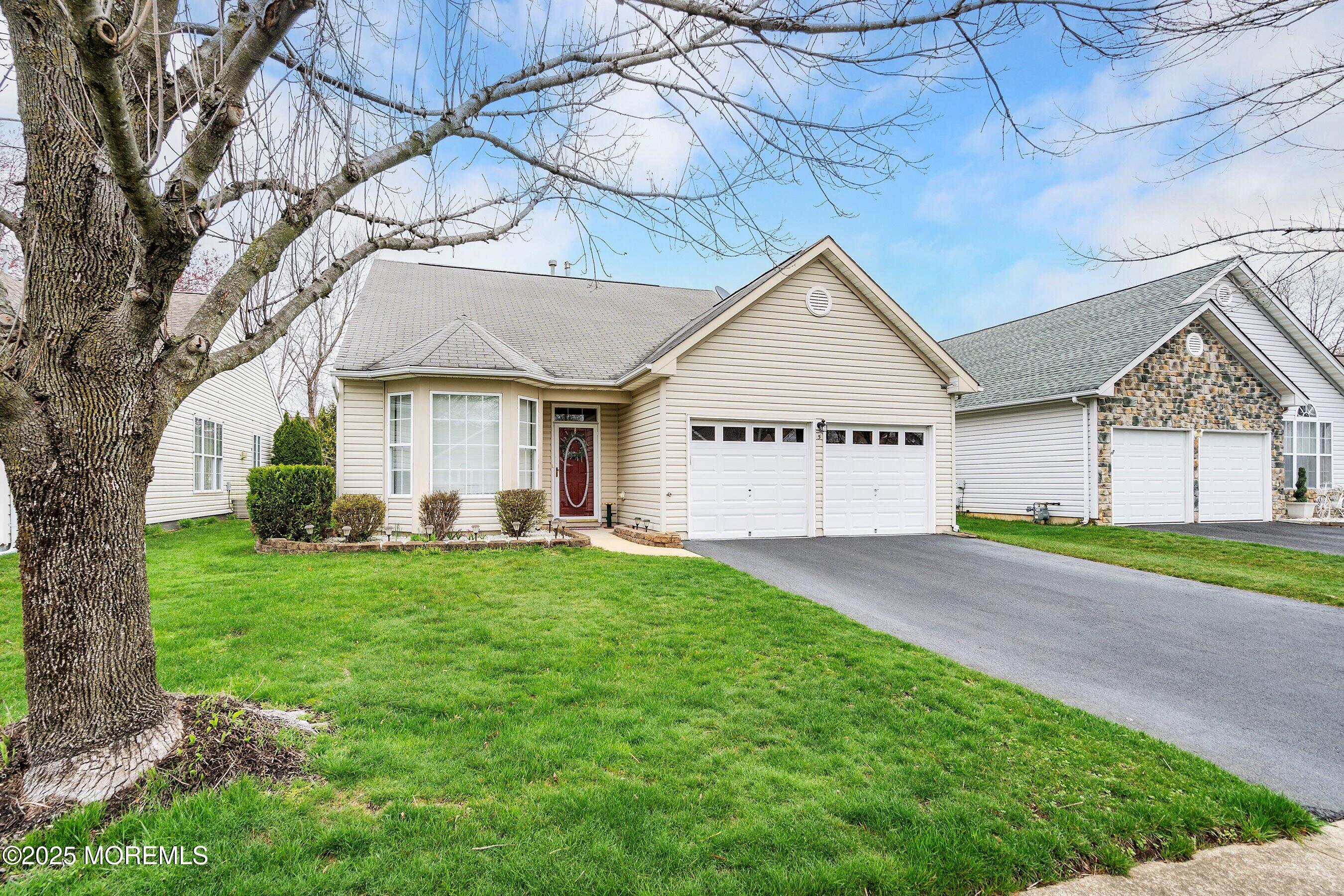 5 Sunflower Lane, Brick, New Jersey image 2