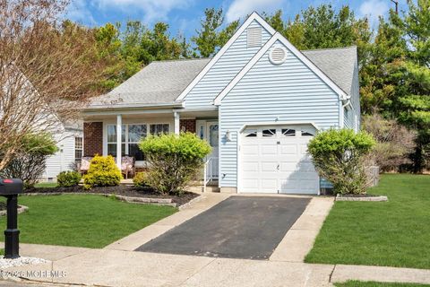 Photo of 27 Abergele Drive, Toms River, NJ 08757 (MLS # 22610692)
