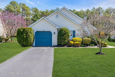 Photo of 2621 Meadow Lake Drive, Toms River, NJ 08755 (MLS # 22609930)
