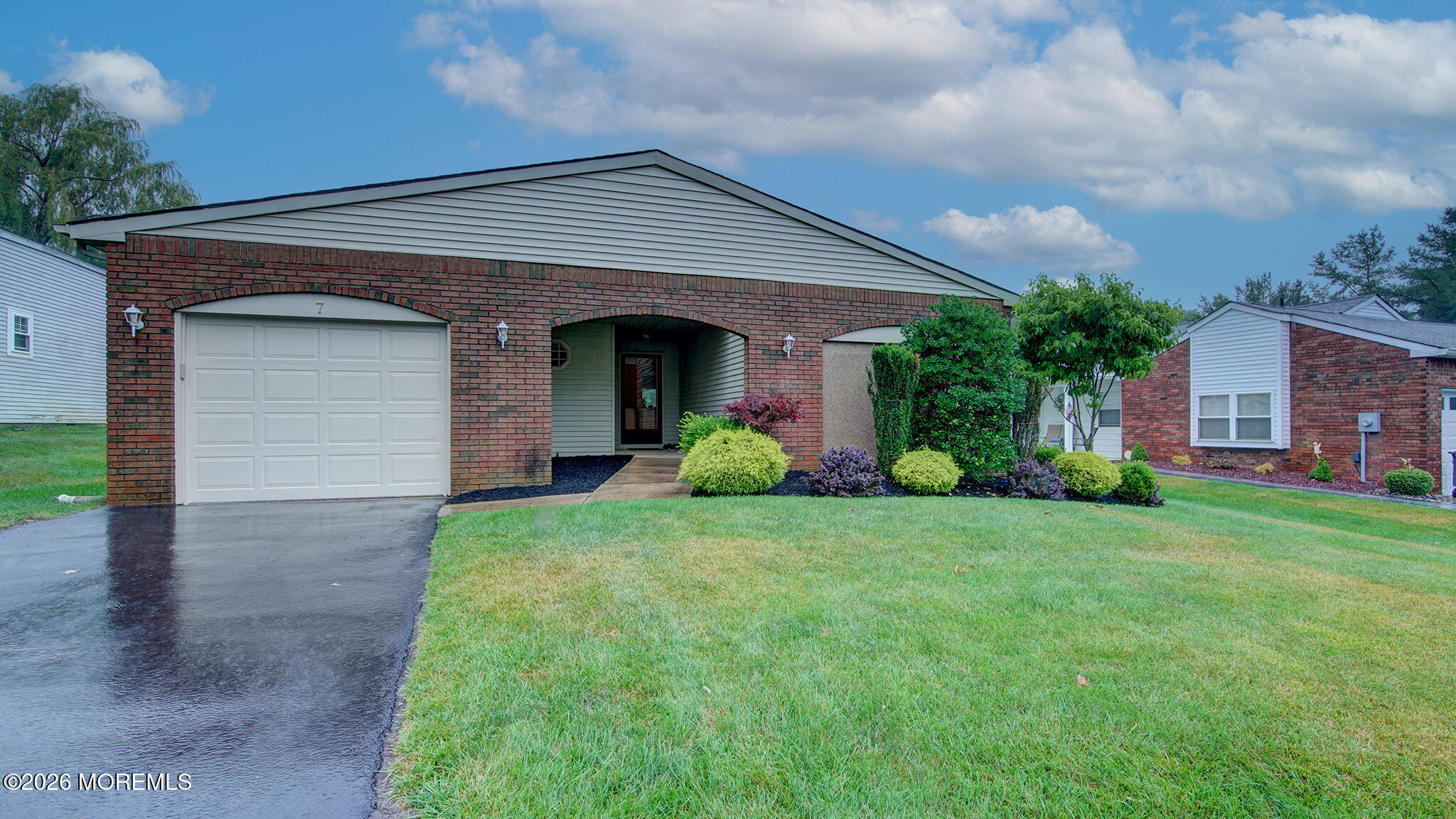 7 Lakeview Drive