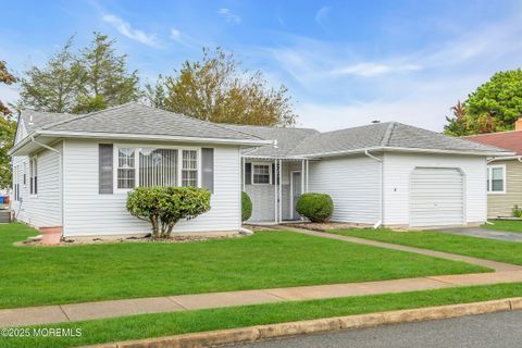 Photo of 60 Woodstock Drive, Toms River, NJ 08757 (MLS # 22531288)