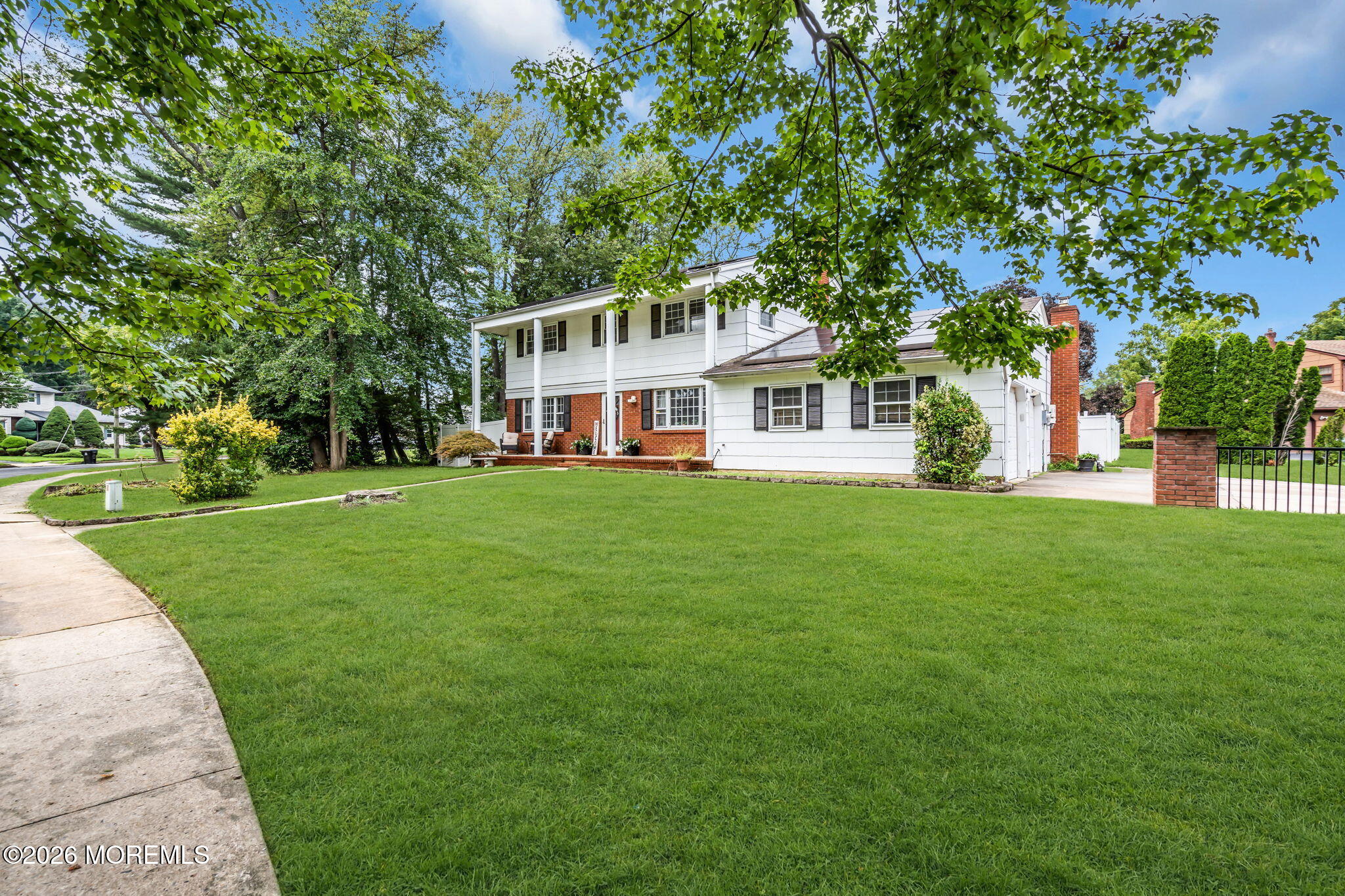 1 Macintosh Court