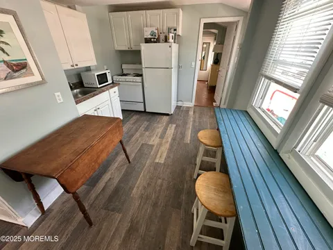 MLS: 22506350