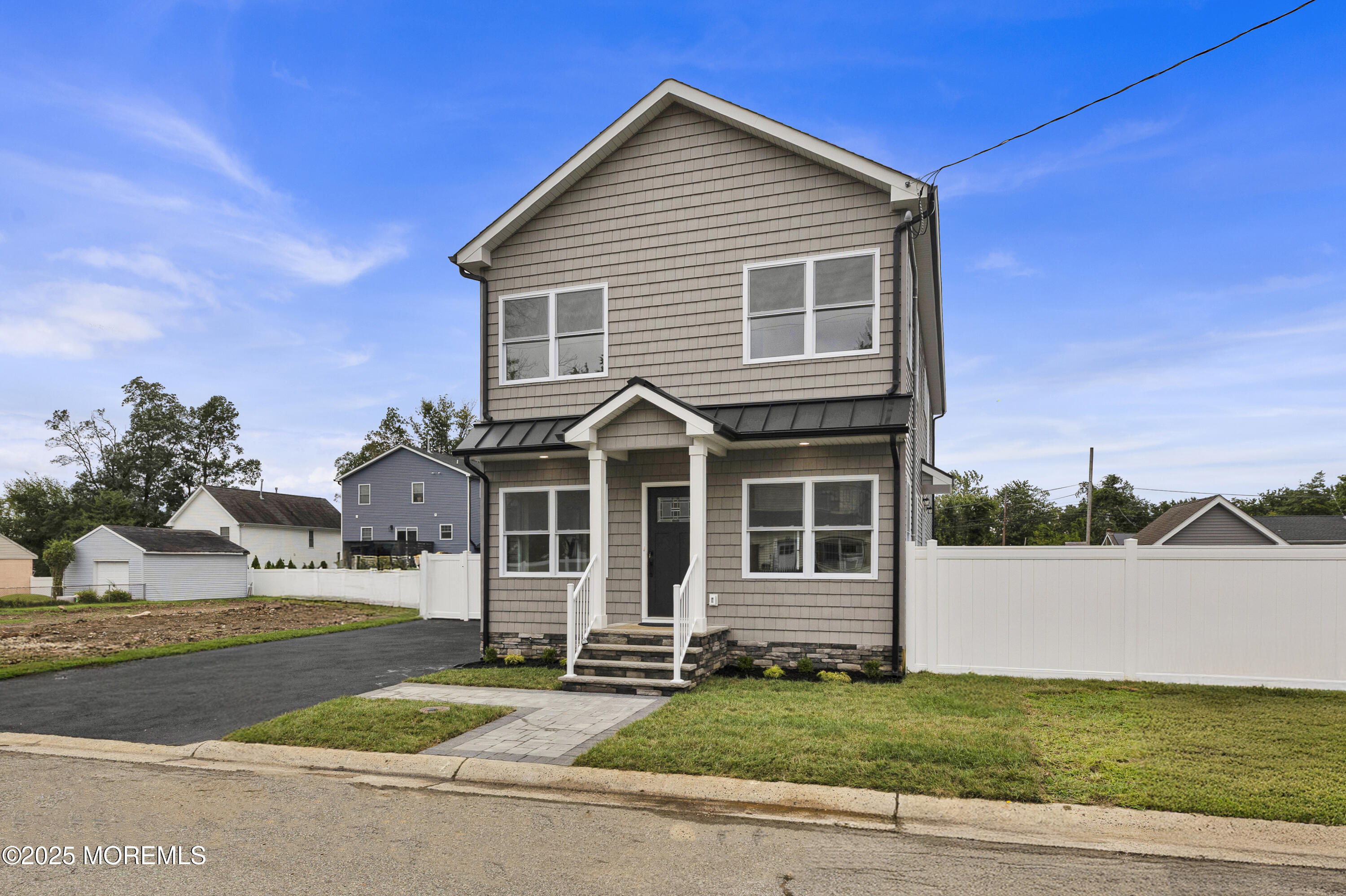 425 Clark Avenue