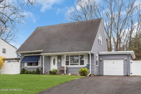 Homes For Sale - 813 Raleigh Drive<br/> Toms River, NJ 08753