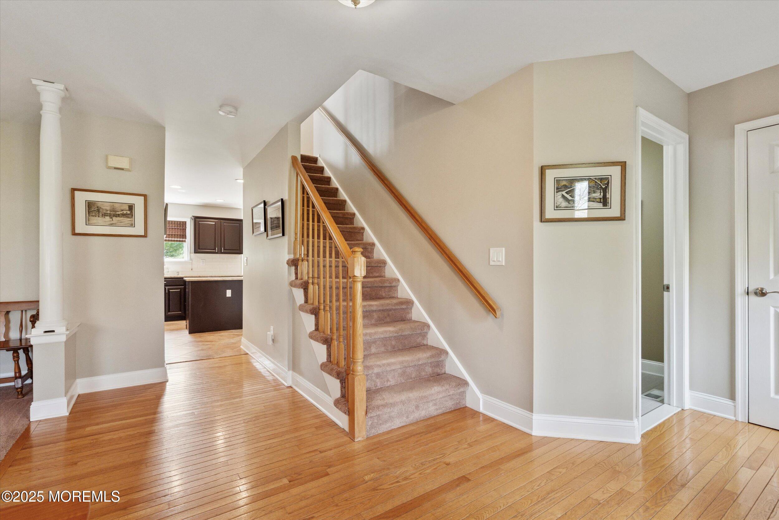 7 Galloping Brook Drive, Allentown, New Jersey image 2