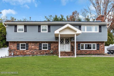 Photo of 40 Pinewood Drive, Brick, NJ 08724 (MLS # 22601017)