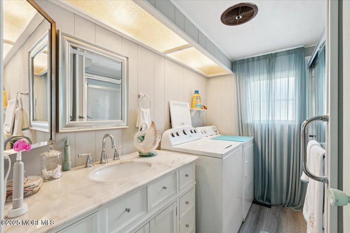 Toms River, New Jersey 08755, United States, 2 Bedrooms Bedrooms, ,1 BathroomBathrooms,Residential,Active,176970