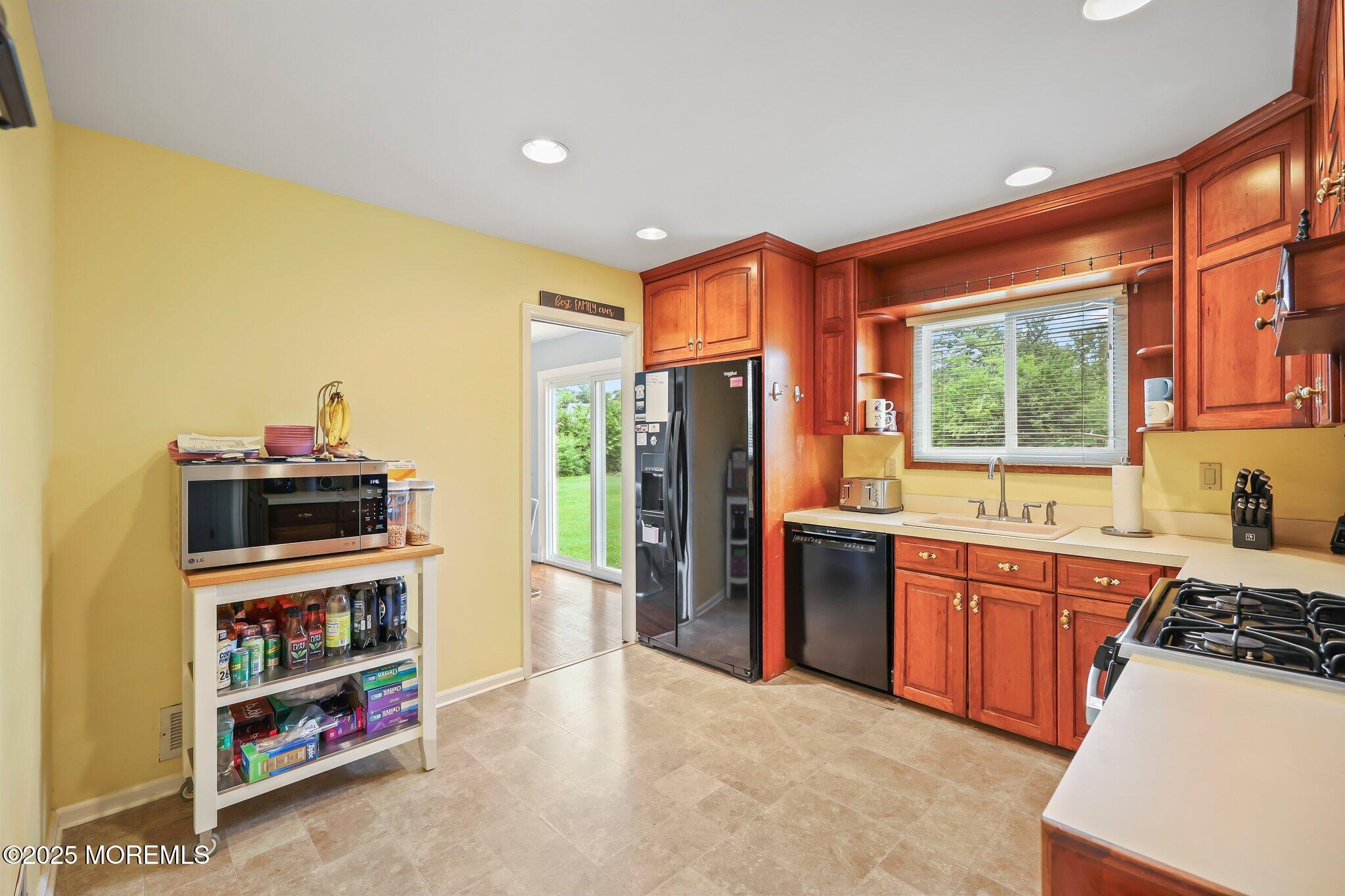 6 Keats Court, Manalapan, New Jersey image 11
