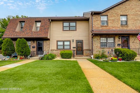 Condo For Rent - 12 Village Green Way<br/> Hazlet, NJ 07730