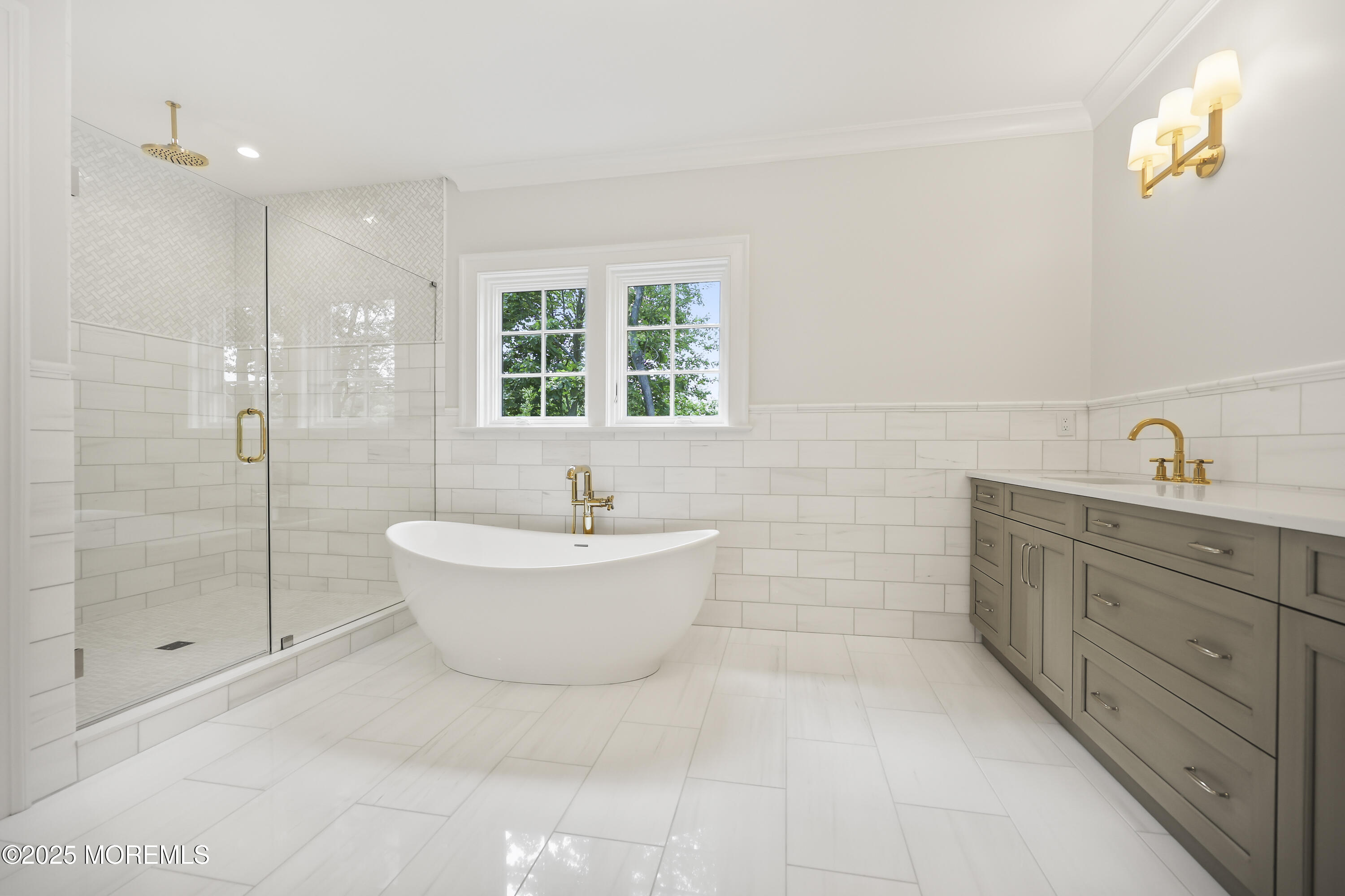 Rumson, New Jersey, 07760, United States, 6 Bedrooms Bedrooms, ,7 BathroomsBathrooms,Residential,Active,2024850