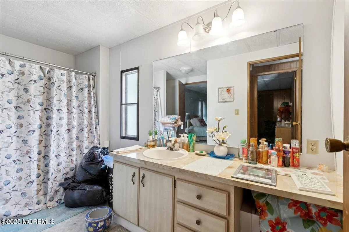 Toms River, New Jersey 08755, United States, 2 Bedrooms Bedrooms, ,2 BathroomsBathrooms,Residential,Active,184399
