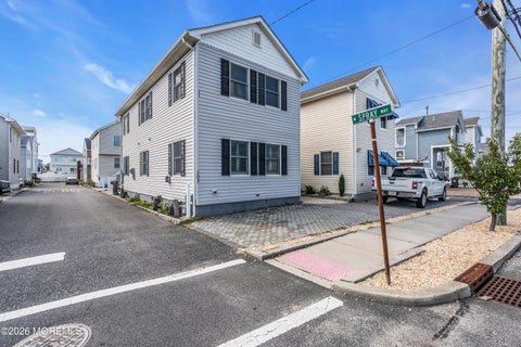 Homes For Rent - 102 W Spray Way<br/> Lavallette, NJ 08735
