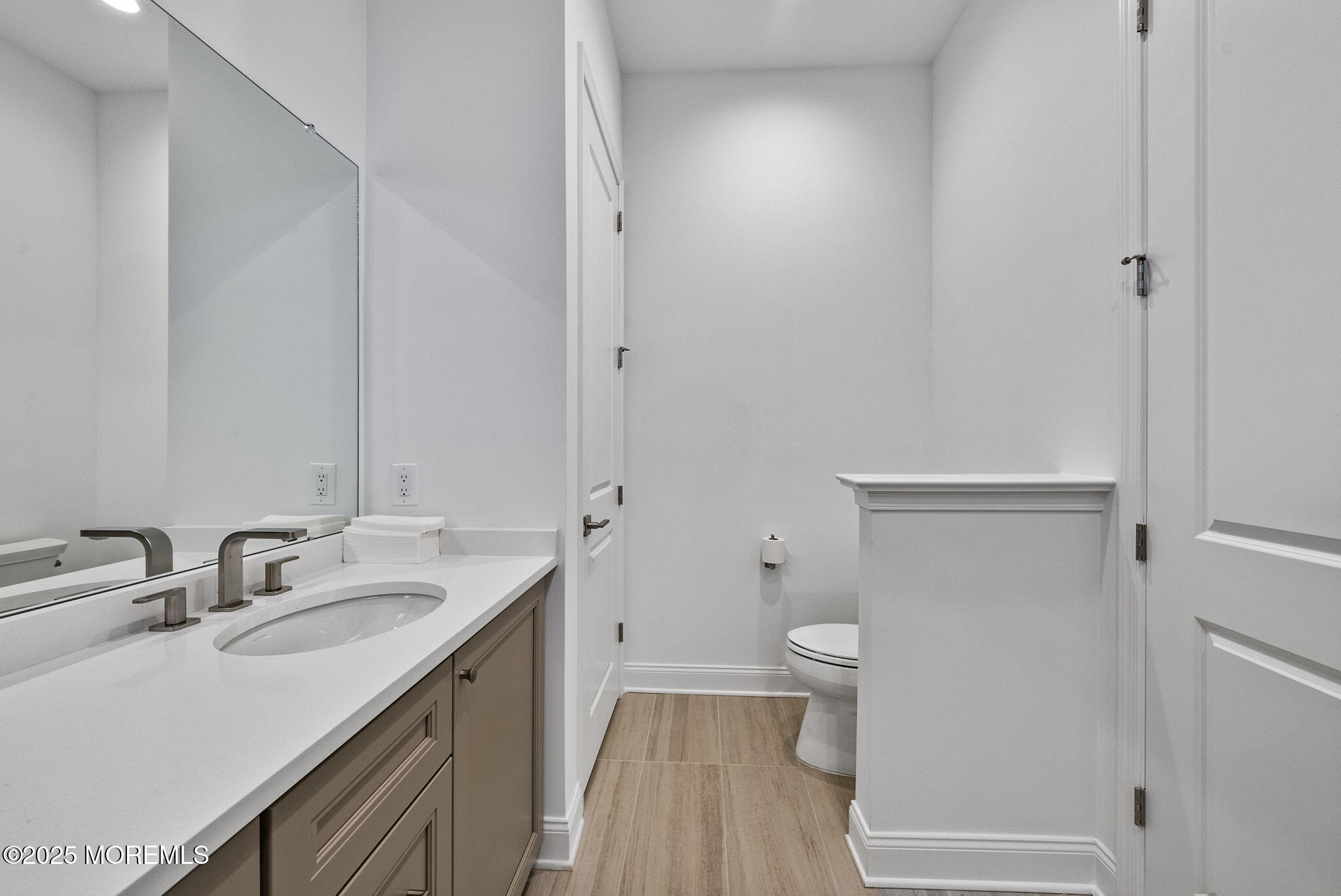 118 Wisteria Court, Freehold, New Jersey image 25