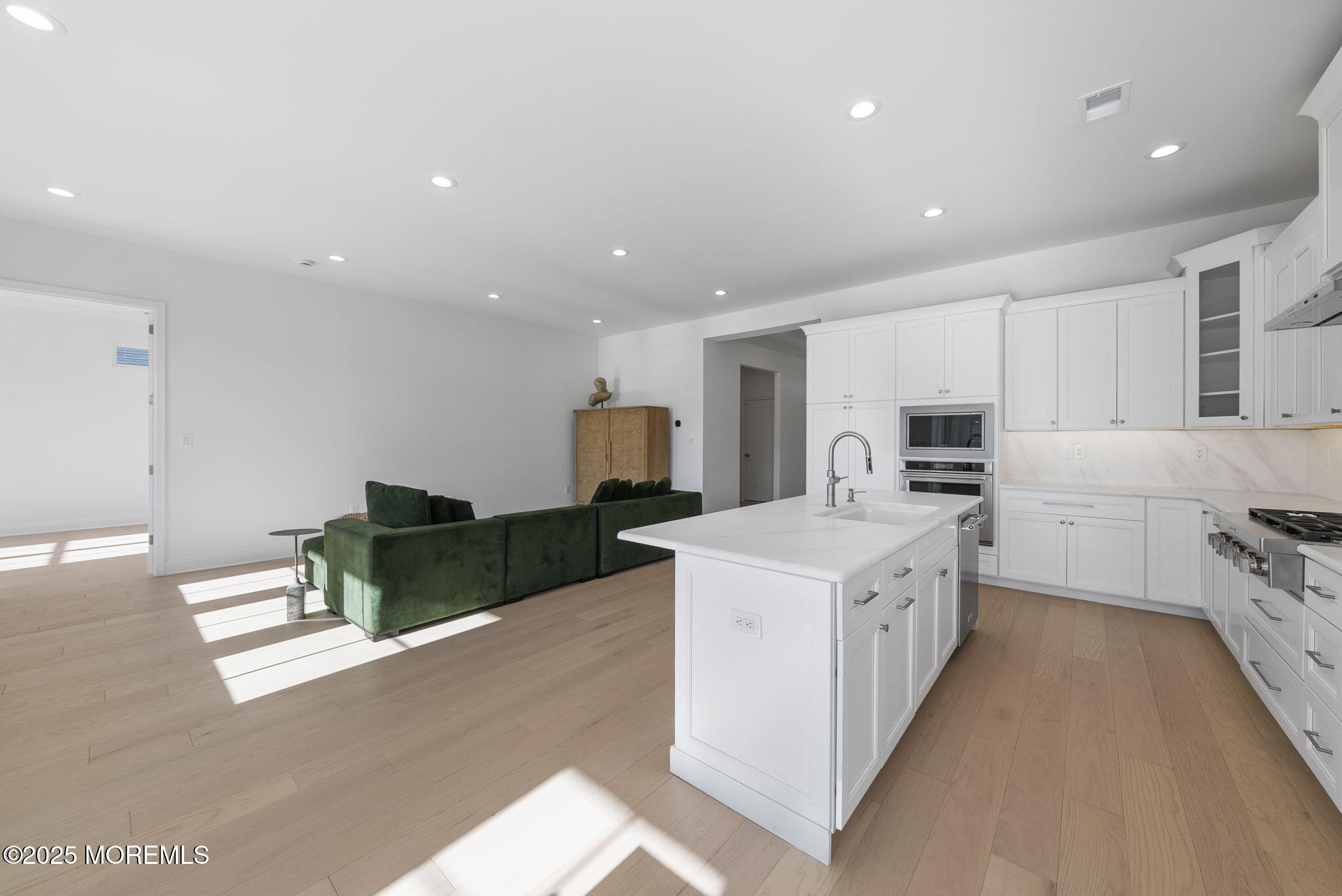 118 Wisteria Court, Freehold, New Jersey image 17