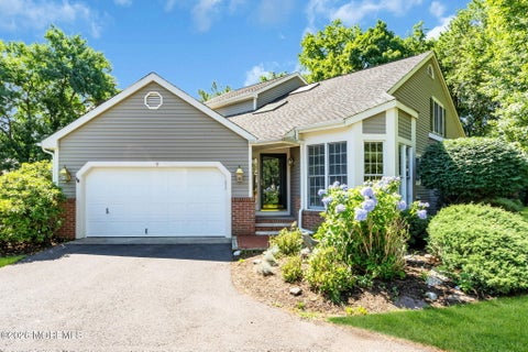 Condo For Sale - 9 Country Lane #11<br/> Monmouth County, Little Silver, NJ 07739