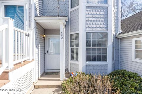 Condo For Sale - 43 Poplar Place<br/> Freehold, NJ 07728