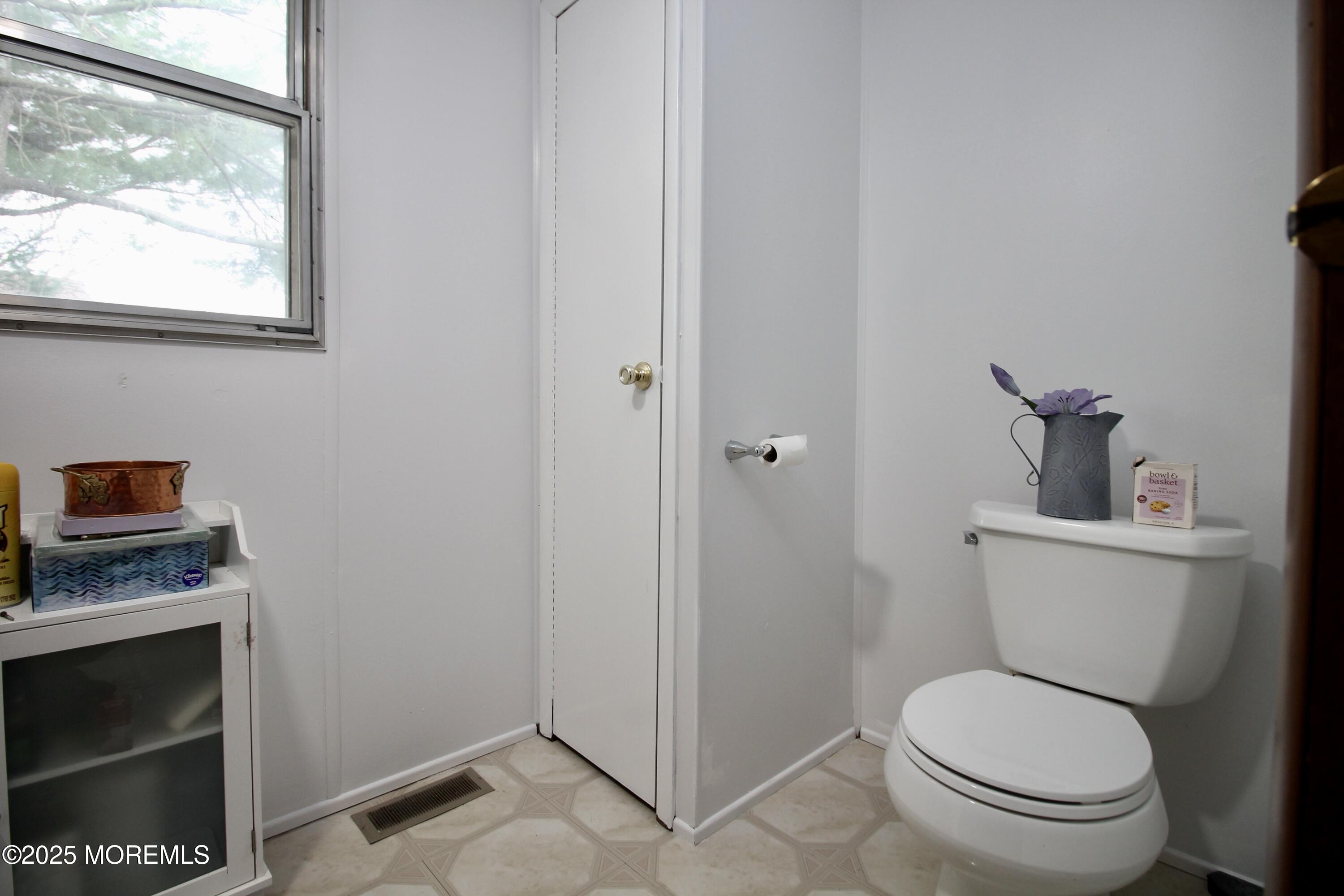 530 James Street, Freehold, New Jersey image 20