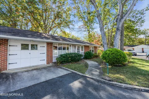 586A Lake Point Drive, Lakewood, NJ 08701 - #: 22531195