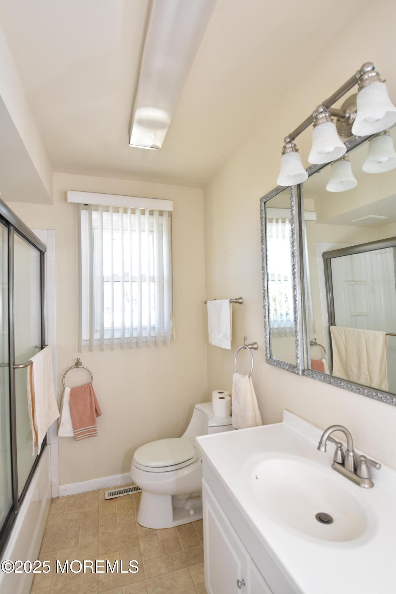 21 Spruce Road, Burlington, New Jersey image 10