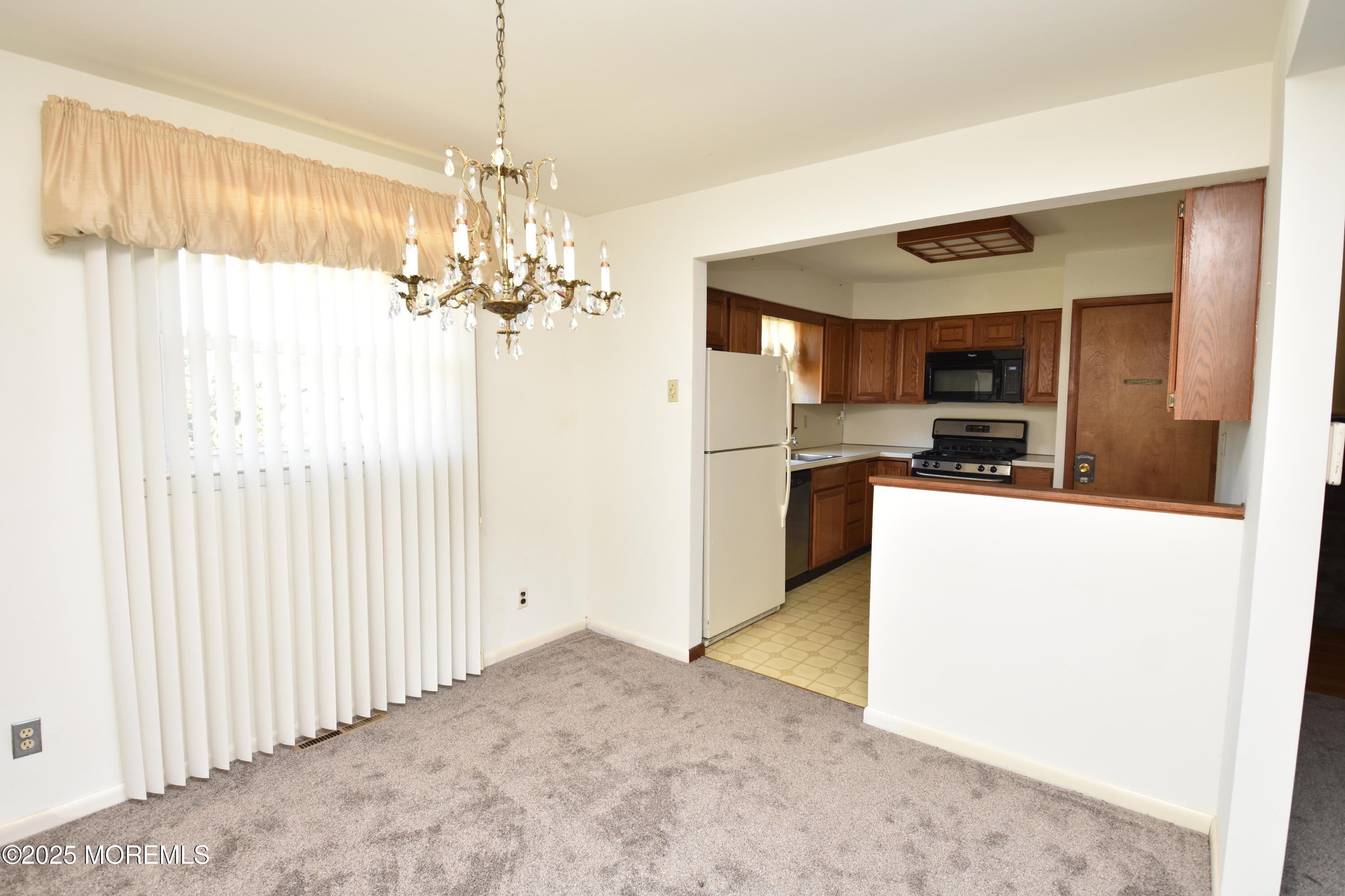 21 Spruce Road, Burlington, New Jersey image 4