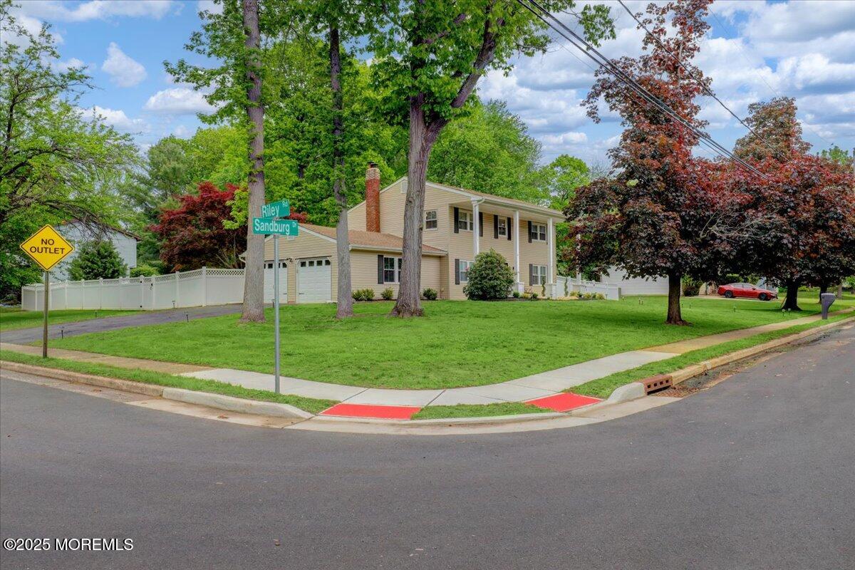 40 Sandburg Drive, Morganville, New Jersey image 4
