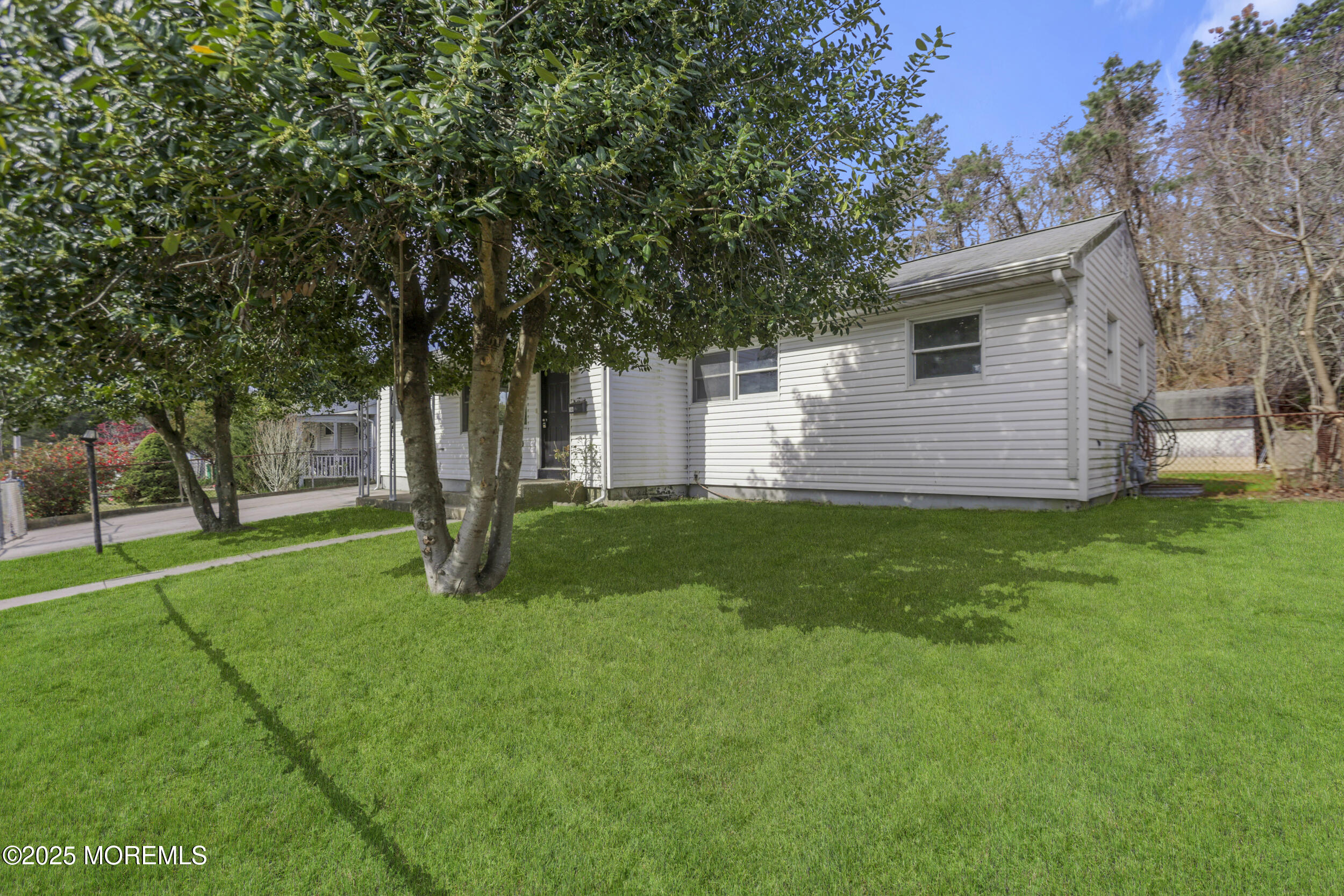 144 Belmont Drive, Toms River, New Jersey image 4