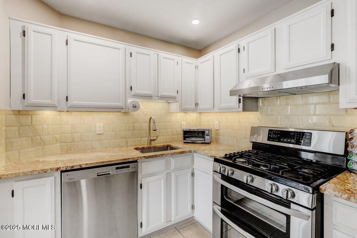334 Sequoia Court, Howell, New Jersey image 7