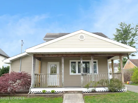 MLS: 22511277