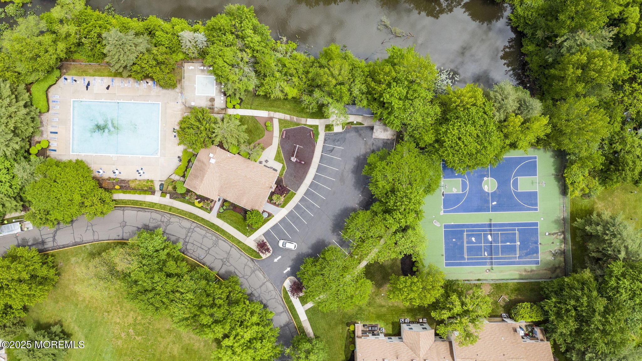 33 Oliver Court #1, Freehold, New Jersey image 2