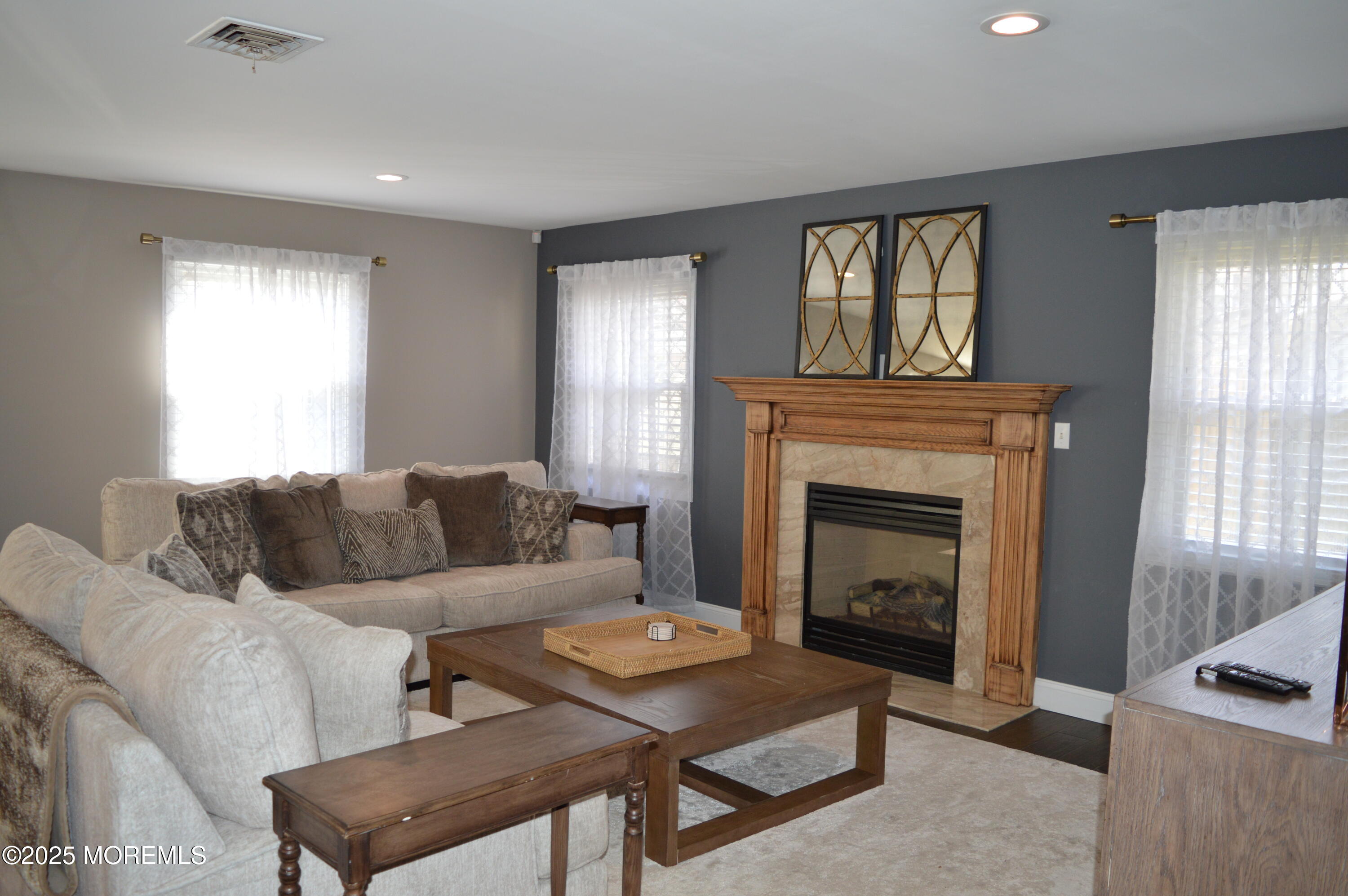 22 Carol Lane, Aberdeen, New Jersey image 6