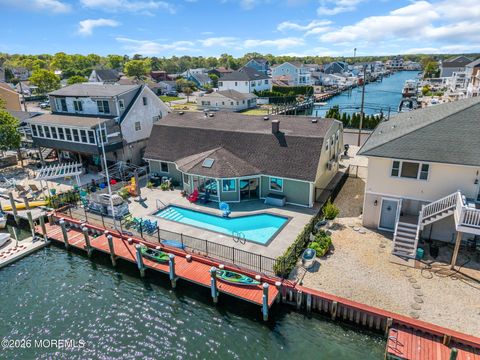 Photo of 1829 Lookout Drive, Toms River, NJ 08753 (MLS # 22612533)
